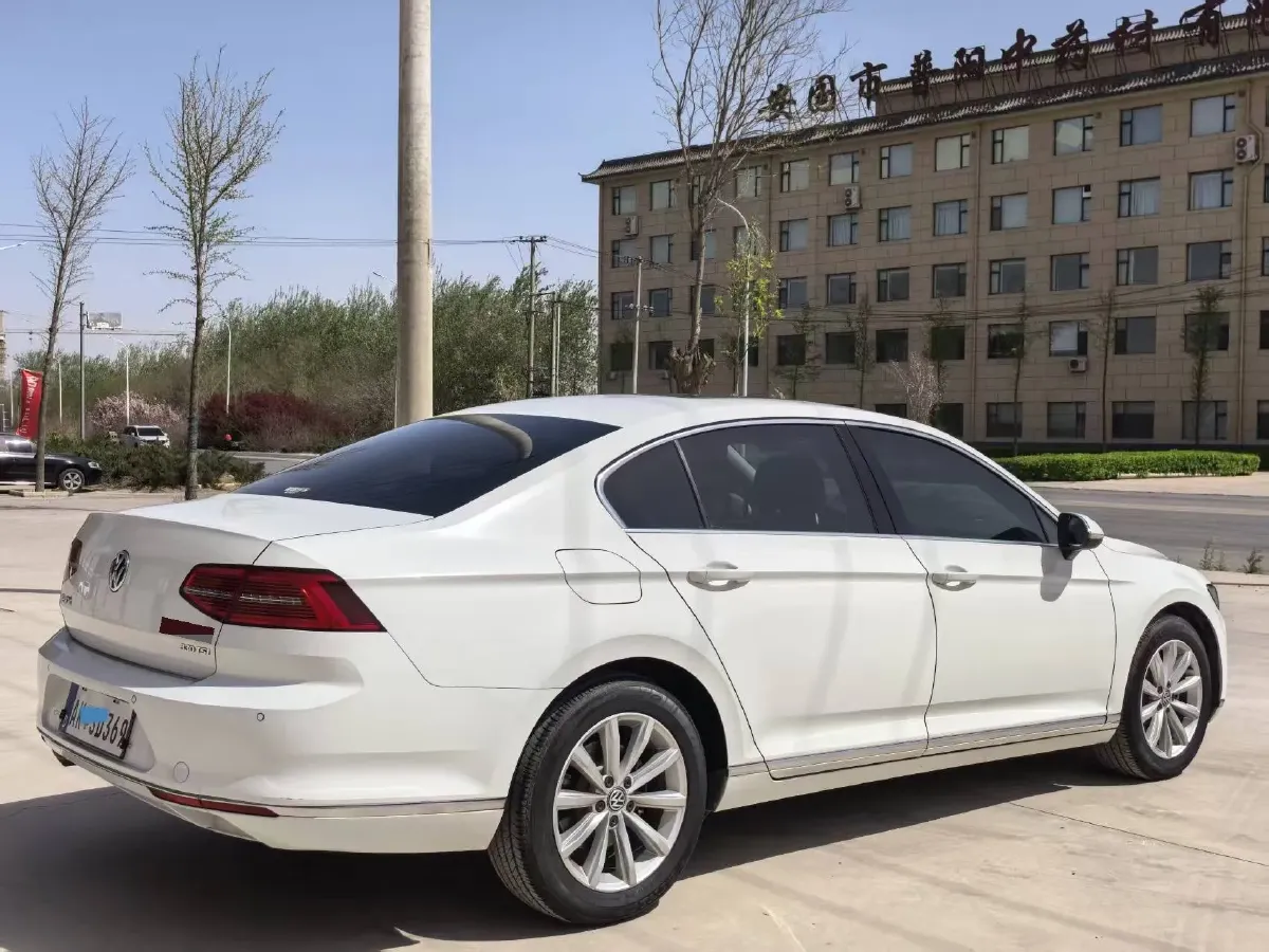 2018 Volkswagen Magotan 1.8T 180HP L4 7DCT,autocango,china used car exporter,china ev exporter,chinese used car exporter,chinese used ev exporter