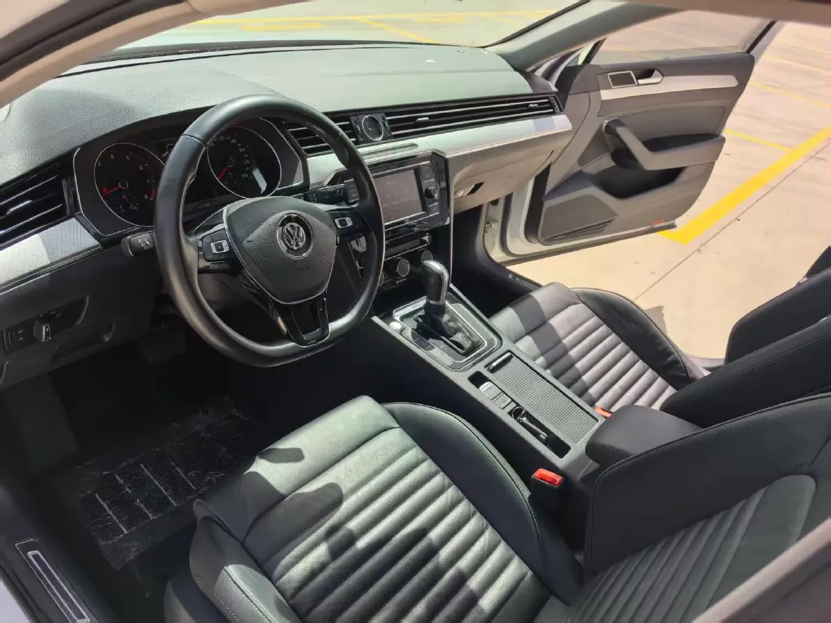 2018 Volkswagen Magotan 1.8T 180HP L4 7DCT,autocango,china used car exporter,china ev exporter,chinese used car exporter,chinese used ev exporter