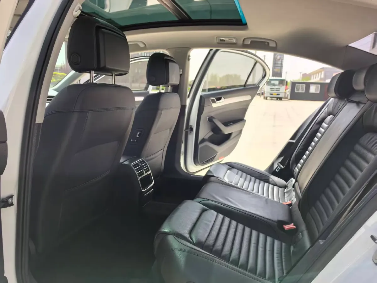 2018 Volkswagen Magotan 1.8T 180HP L4 7DCT,autocango,china used car exporter,china ev exporter,chinese used car exporter,chinese used ev exporter