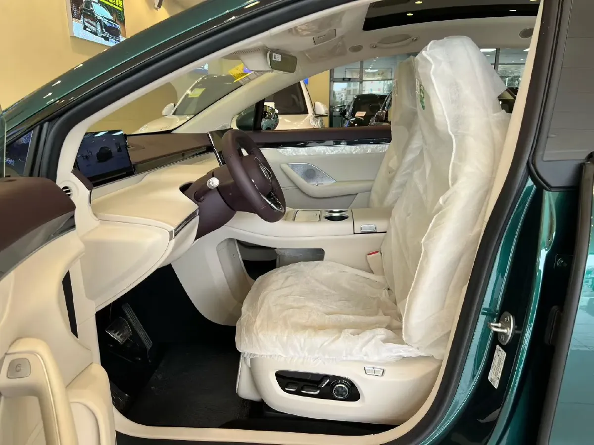 2026 Luxeed R7 REEV 156HP REEV,autocango,china used car exporter,china ev exporter,chinese used car exporter,chinese used ev exporter