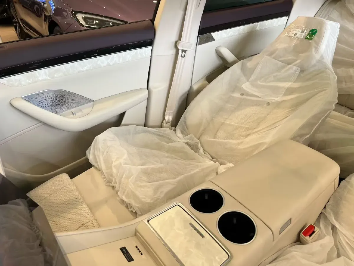 2026 Luxeed R7 REEV 156HP REEV,autocango,china used car exporter,china ev exporter,chinese used car exporter,chinese used ev exporter