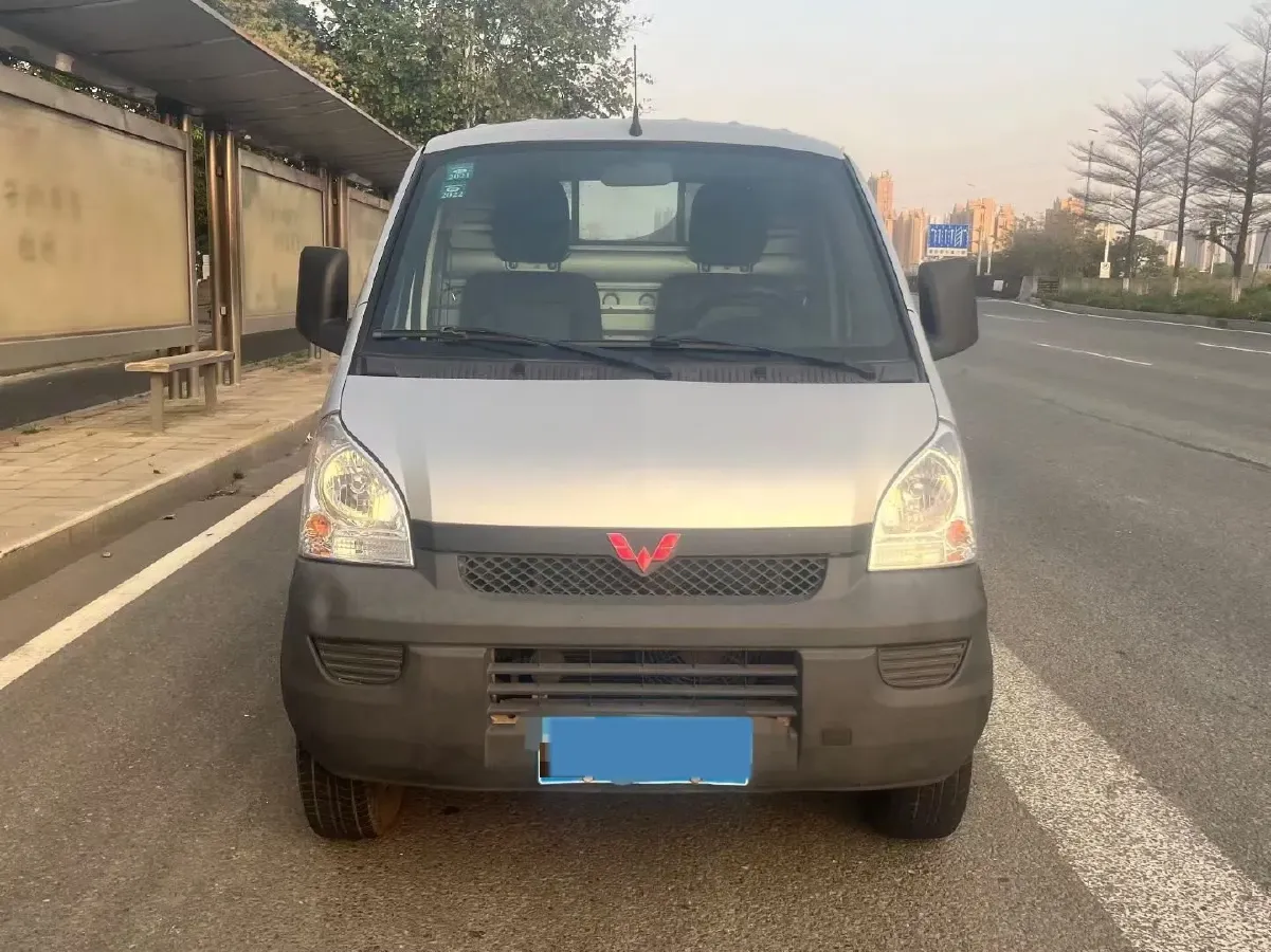 2020 WuLing RongGuang Mini Truck 1.5L 99HP L4 5MT,autocango,china used car exporter,china ev exporter,chinese used car exporter,chinese used ev exporter