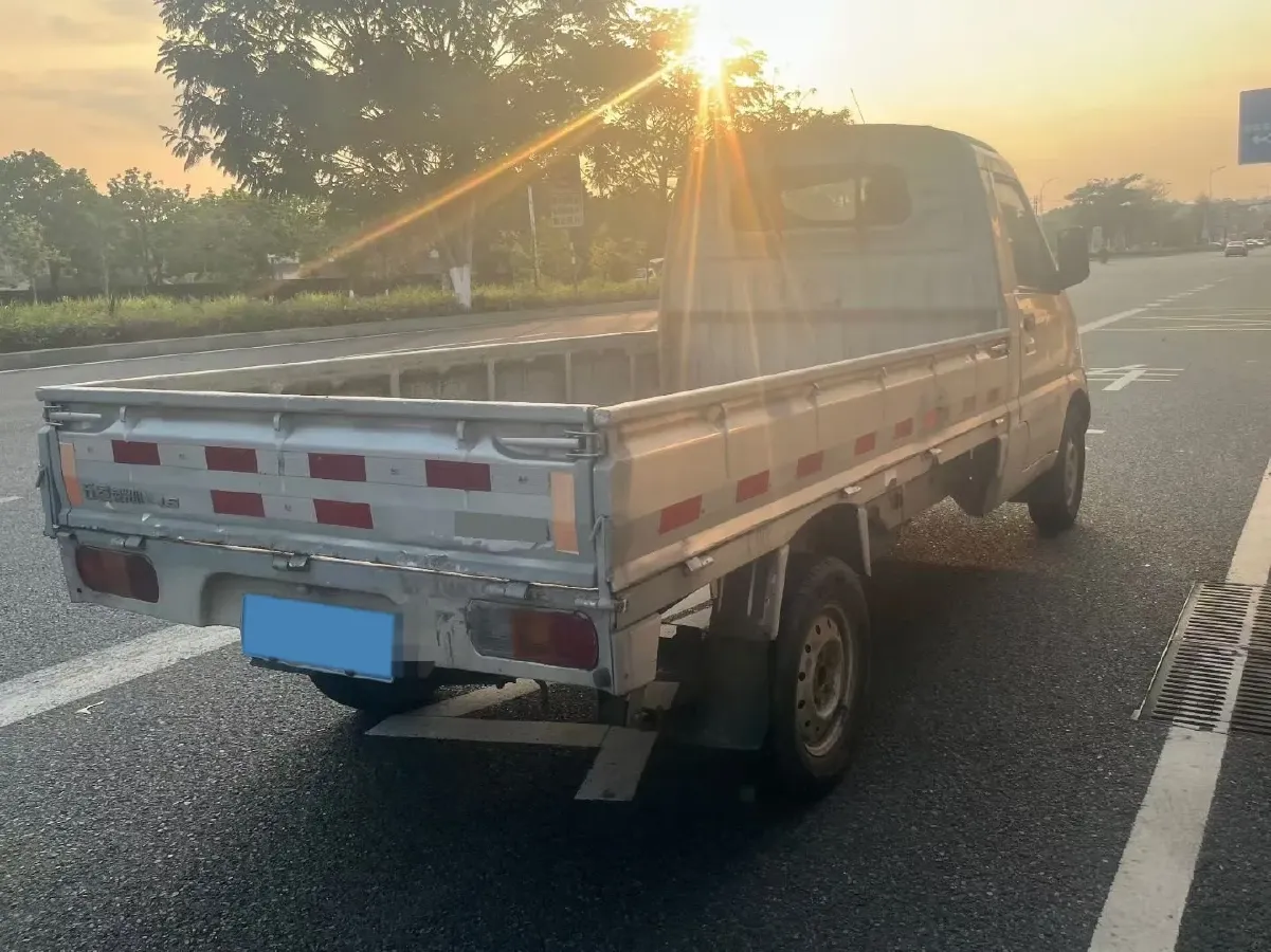 2020 WuLing RongGuang Mini Truck 1.5L 99HP L4 5MT,autocango,china used car exporter,china ev exporter,chinese used car exporter,chinese used ev exporter