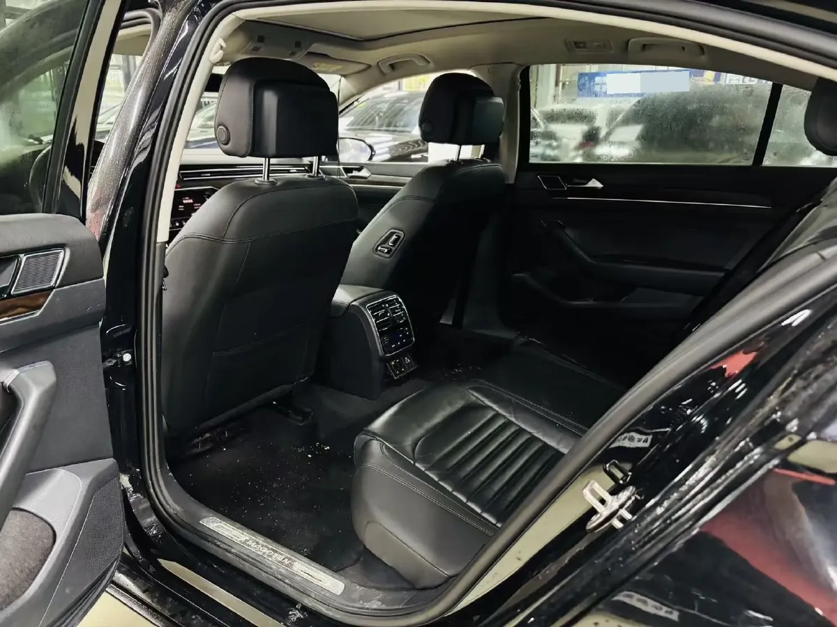 2019 Volkswagen Magotan 2.0T 186HP L4 7DCT,autocango,china used car exporter,china ev exporter,chinese used car exporter,chinese used ev exporter