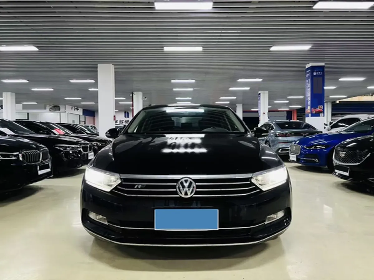 2019 Volkswagen Magotan 2.0T 186HP L4 7DCT,autocango,china used car exporter,china ev exporter,chinese used car exporter,chinese used ev exporter