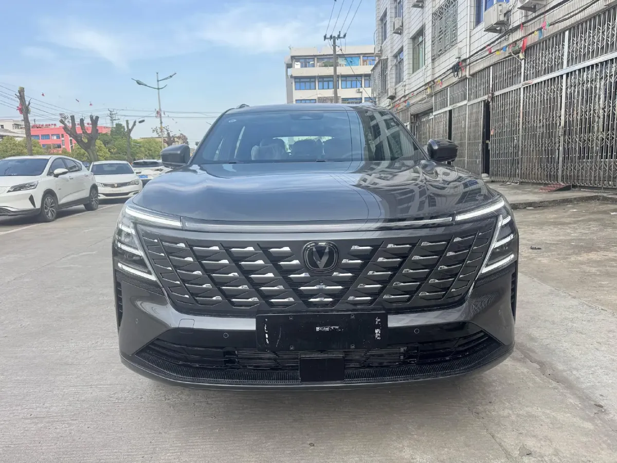 2025 ChangAn CS75 Plus 2.0T 233HP L4 8AT,autocango,china used car exporter,china ev exporter,chinese used car exporter,chinese used ev exporter