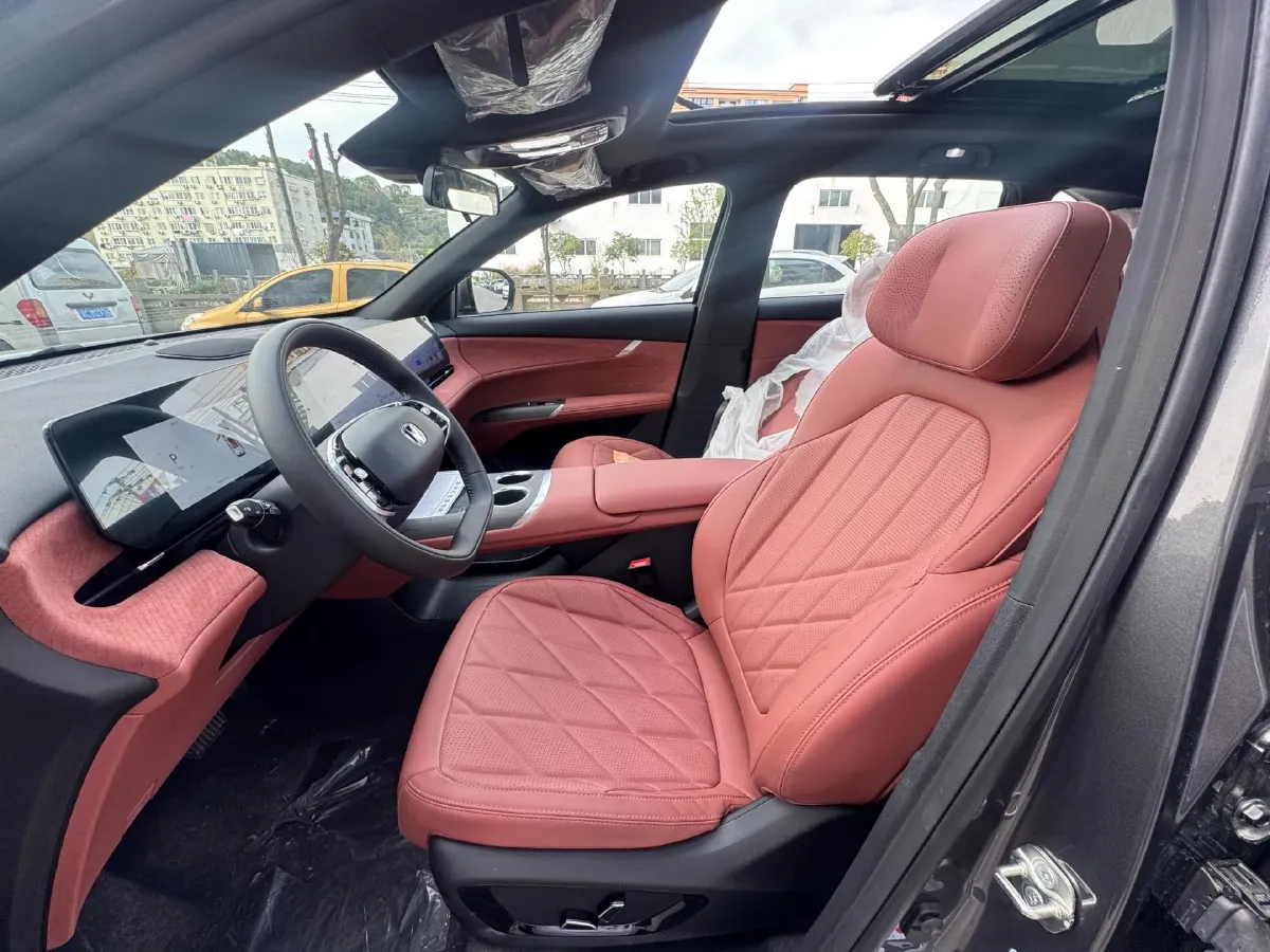 2025 ChangAn CS75 Plus 2.0T 233HP L4 8AT,autocango,china used car exporter,china ev exporter,chinese used car exporter,chinese used ev exporter