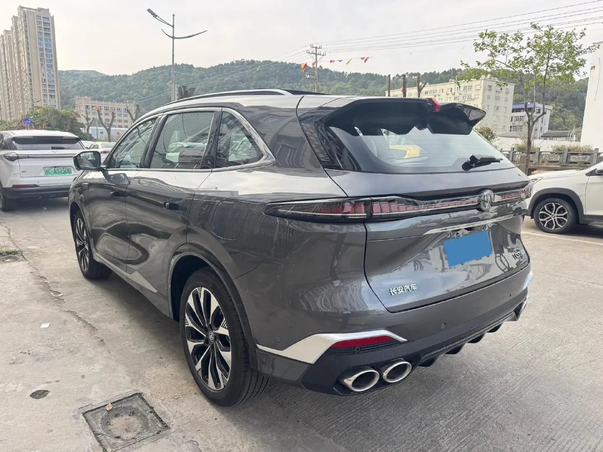 2025 ChangAn CS75 Plus 2.0T 233HP L4 8AT,autocango,china used car exporter,china ev exporter,chinese used car exporter,chinese used ev exporter