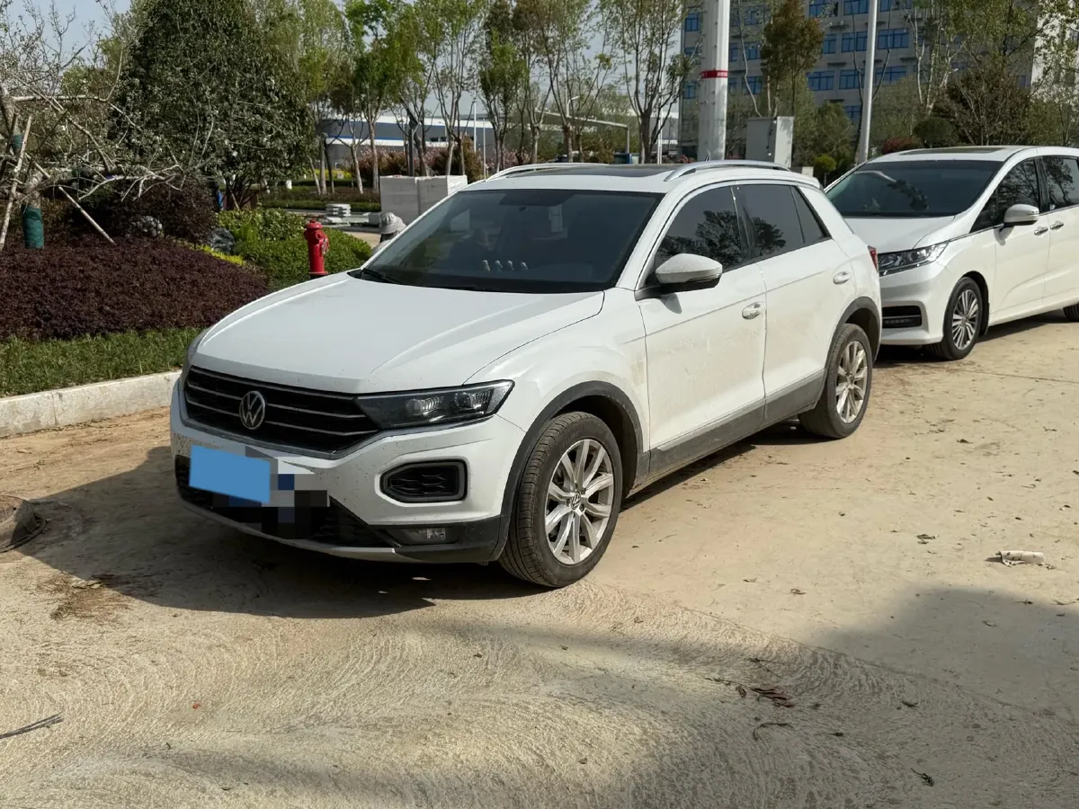 2022 Volkswagen T-Roc 1.4T 150HP L4 7DCT,autocango,china used car exporter,china ev exporter,chinese used car exporter,chinese used ev exporter