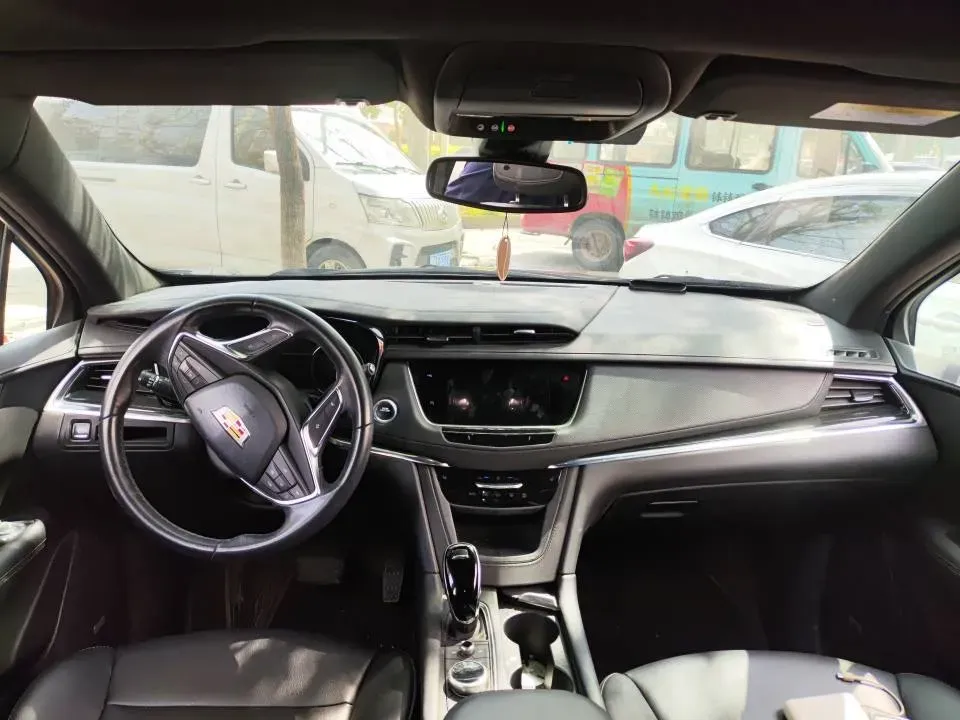 2022 Cadillac XT5 2.0T 237HP L4 9AT,autocango,china used car exporter,china ev exporter,chinese used car exporter,chinese used ev exporter