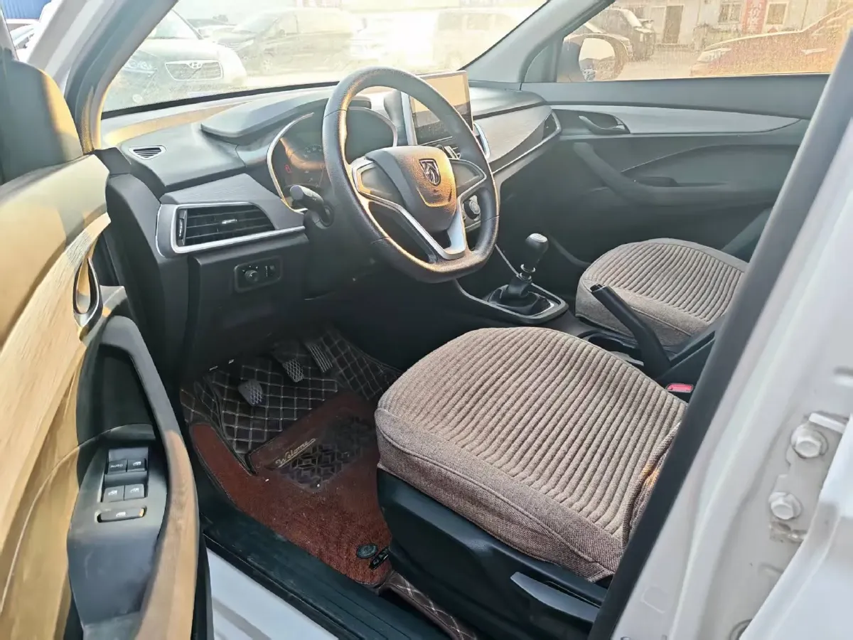 2021 BaoJun 360 1.5L 99HP L4 6MT,autocango,china used car exporter,china ev exporter,chinese used car exporter,chinese used ev exporter