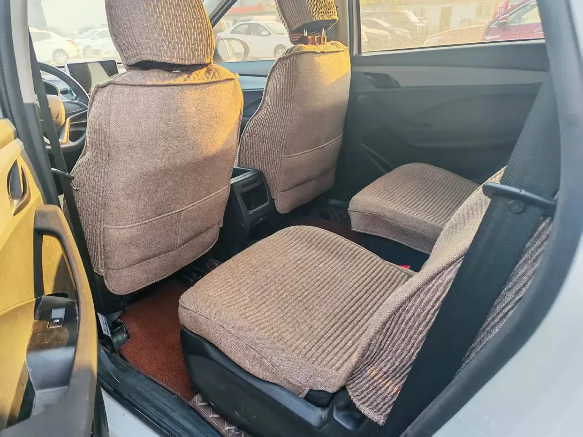 2021 BaoJun 360 1.5L 99HP L4 6MT,autocango,china used car exporter,china ev exporter,chinese used car exporter,chinese used ev exporter