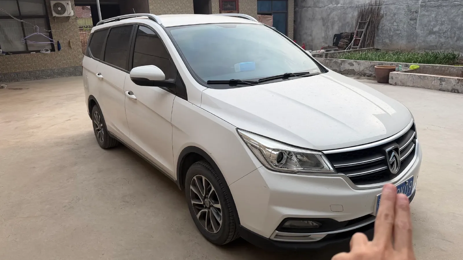 2019 BaoJun 730 1.5T 151HP L4 CVT,autocango,china used car exporter,china ev exporter,chinese used car exporter,chinese used ev exporter