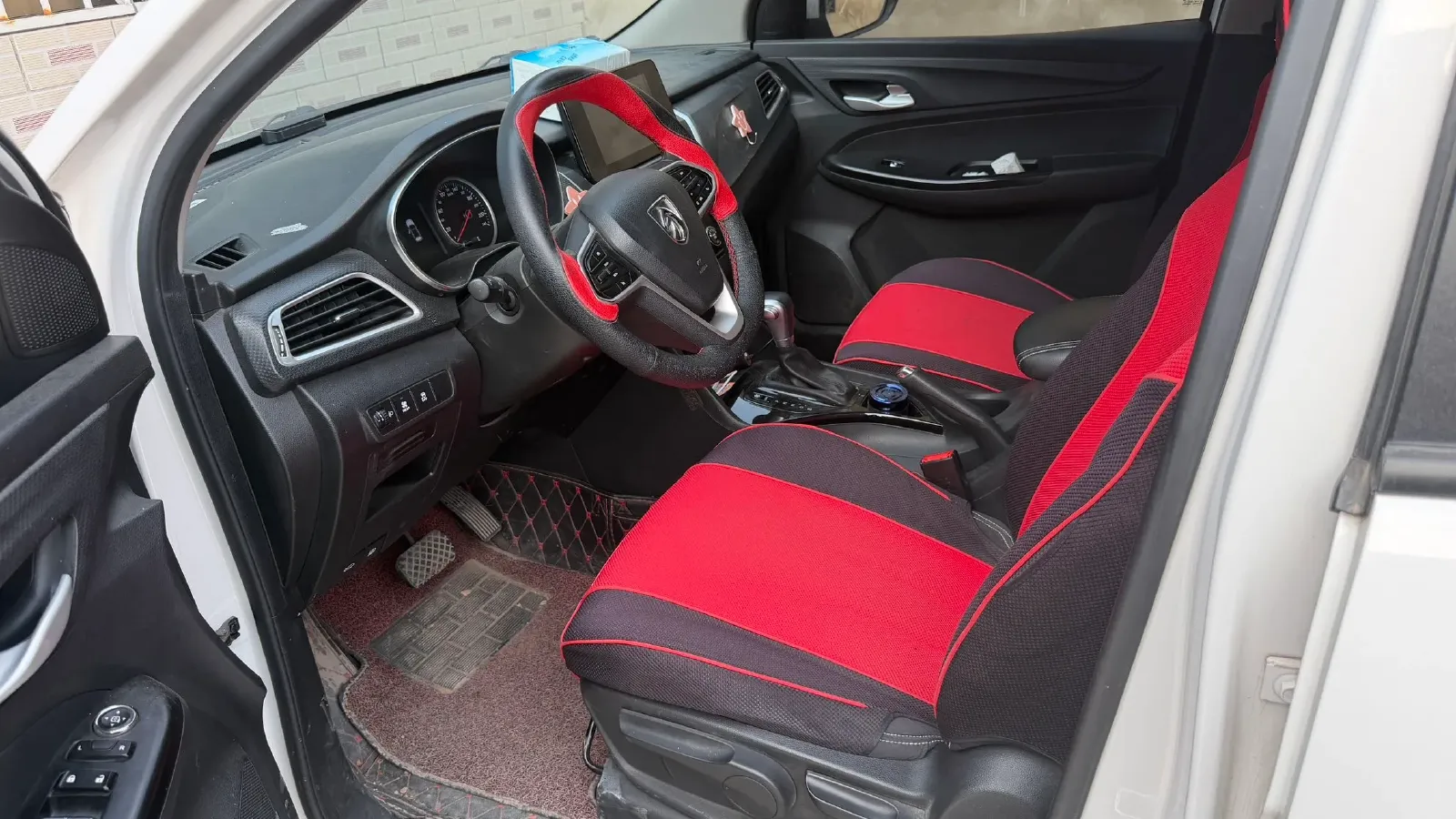 2019 BaoJun 730 1.5T 151HP L4 CVT,autocango,china used car exporter,china ev exporter,chinese used car exporter,chinese used ev exporter