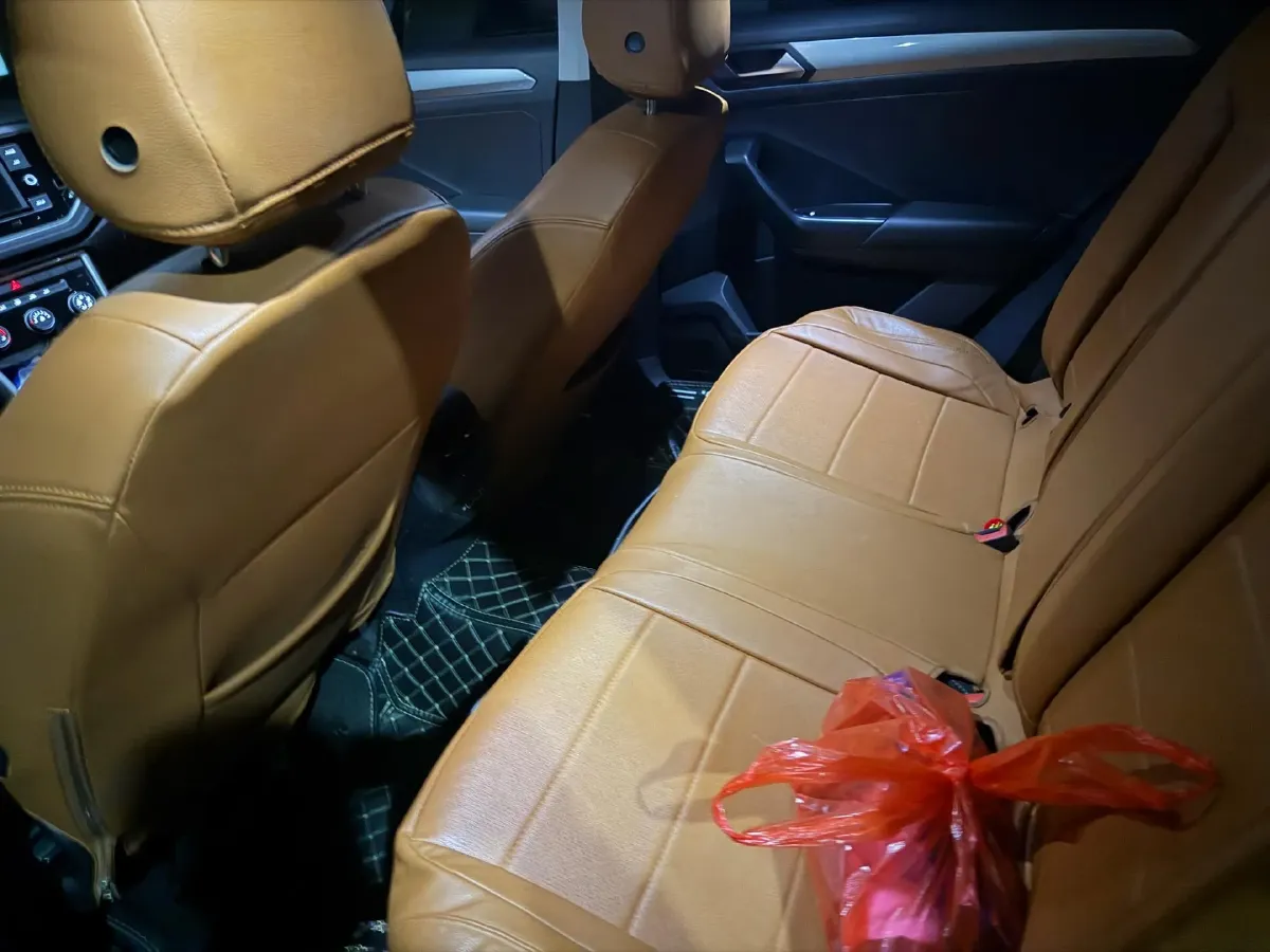 2019 Volkswagen T-Roc 1.4T 131HP L4 7DCT,autocango,china used car exporter,china ev exporter,chinese used car exporter,chinese used ev exporter