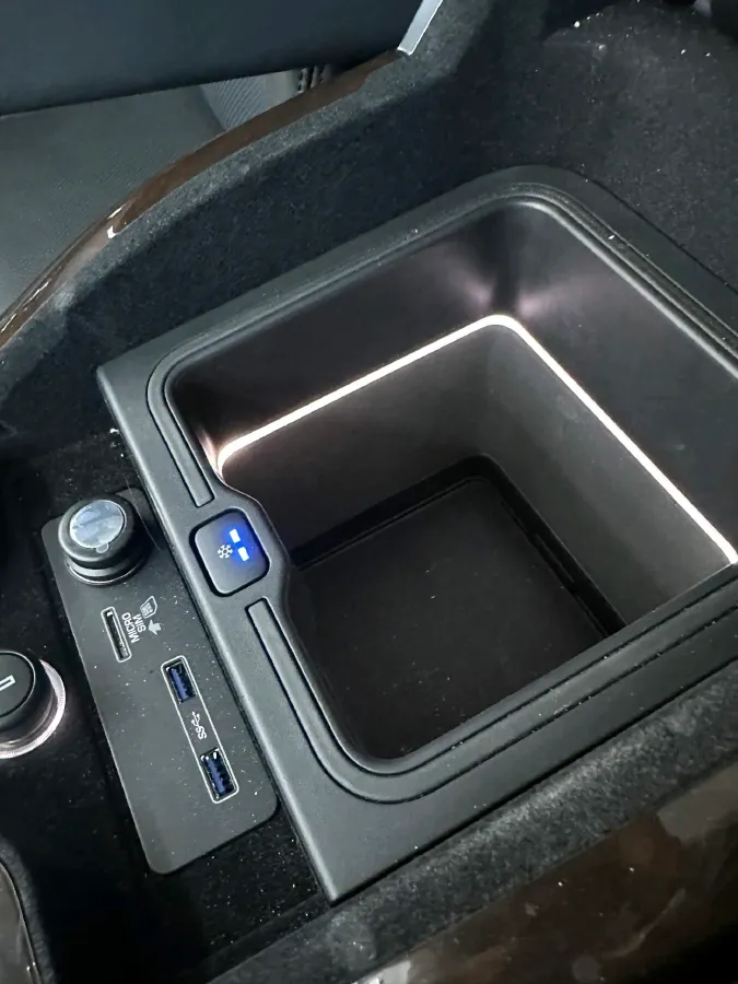 2022 Land Rover Range Rover 3.0T 400HP L6 8AT,autocango,china used car exporter,china ev exporter,chinese used car exporter,chinese used ev exporter