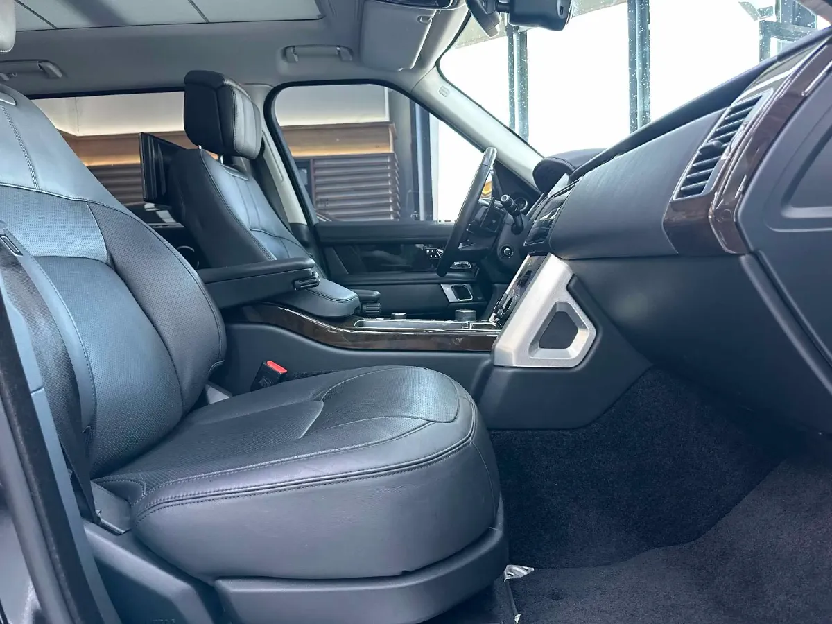 2022 Land Rover Range Rover 3.0T 400HP L6 8AT,autocango,china used car exporter,china ev exporter,chinese used car exporter,chinese used ev exporter