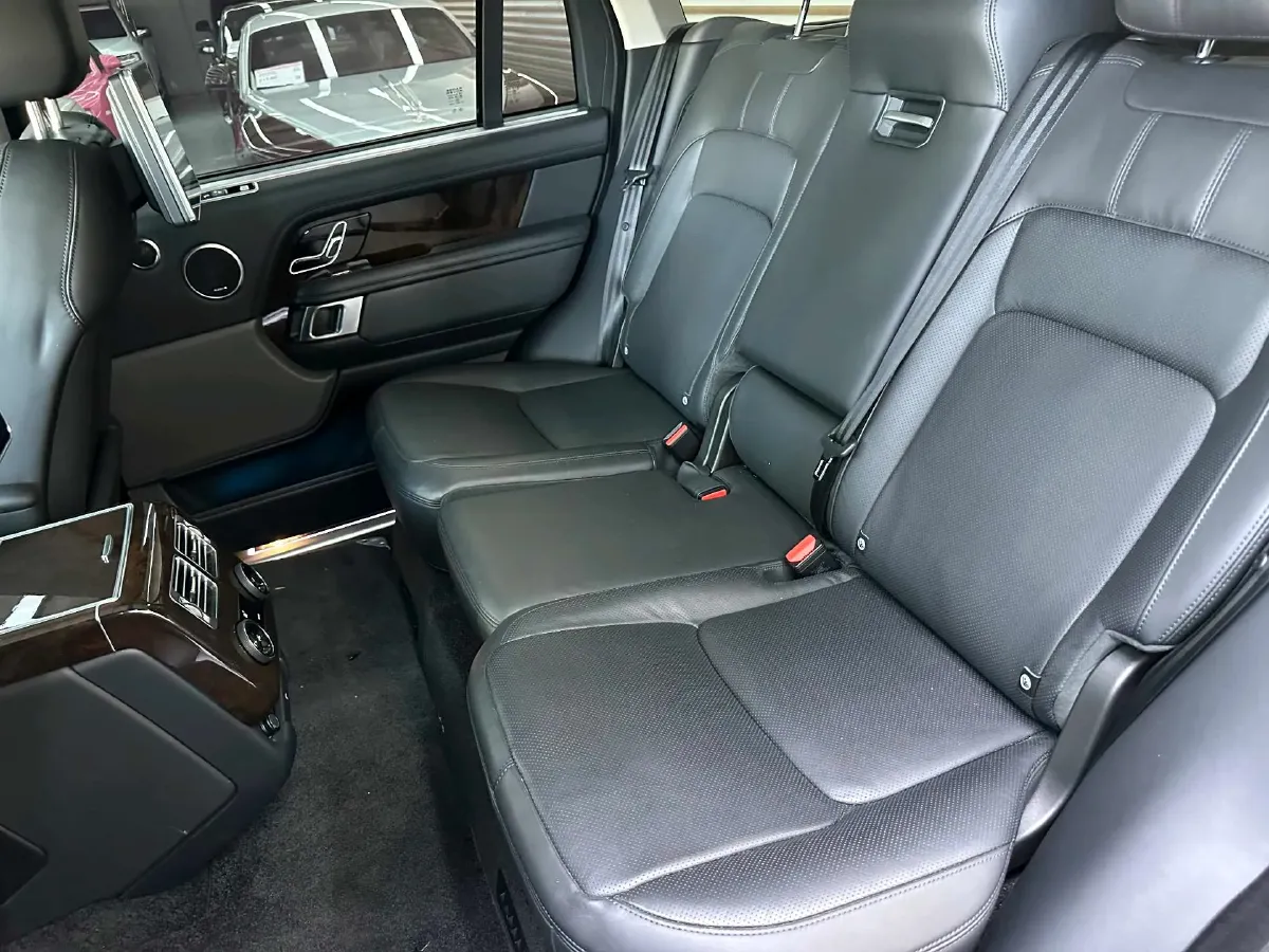 2022 Land Rover Range Rover 3.0T 400HP L6 8AT,autocango,china used car exporter,china ev exporter,chinese used car exporter,chinese used ev exporter