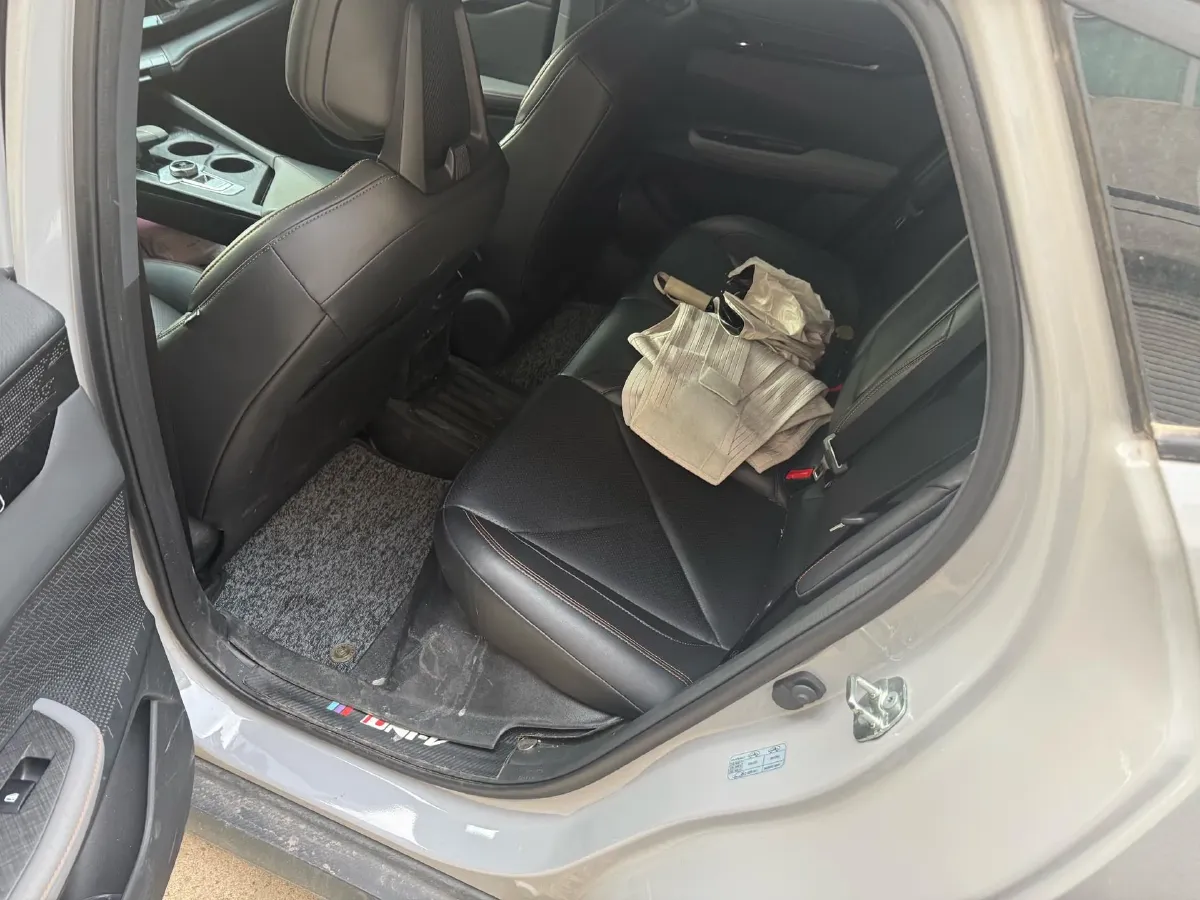 2022 ChangAn UNI-V 1.5T 188HP L4 7DCT,autocango,china used car exporter,china ev exporter,chinese used car exporter,chinese used ev exporter