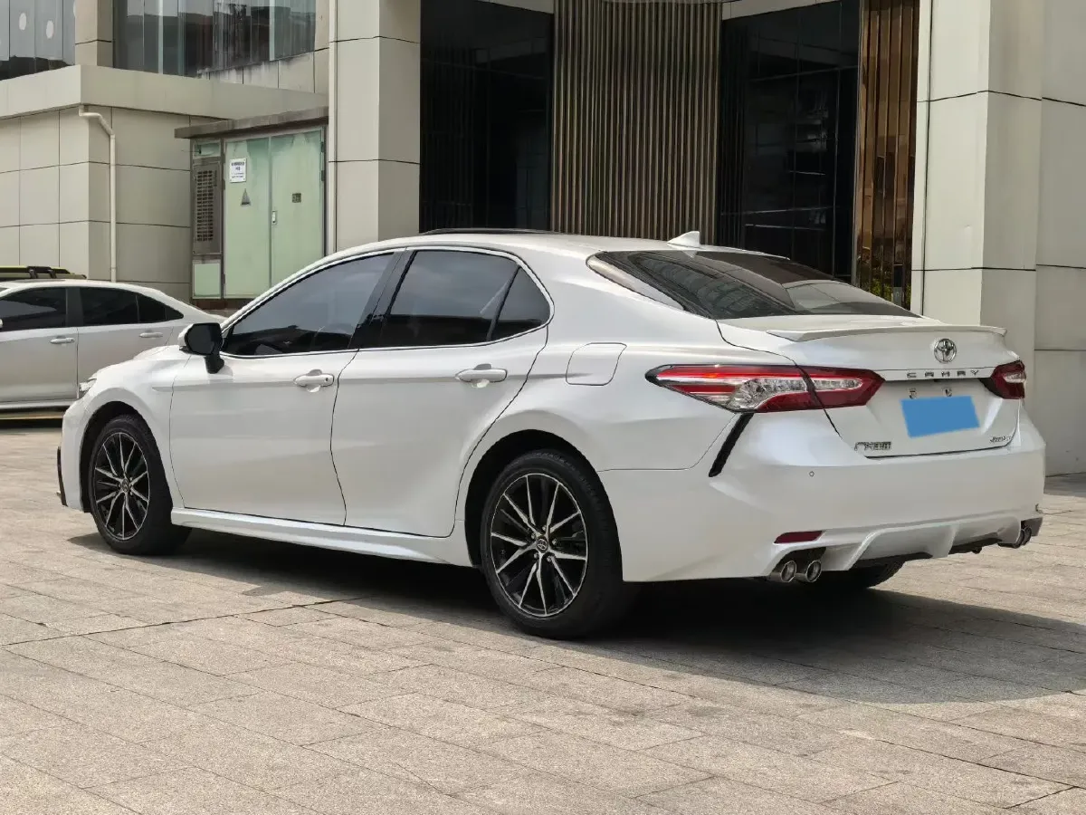 2021 Toyota Camry 2.5L 209HP L4 8AT,autocango,china used car exporter,china ev exporter,chinese used car exporter,chinese used ev exporter