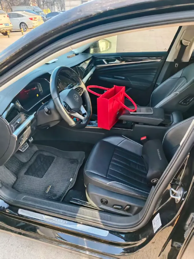 2023 Volkswagen Passat 2.0T 186HP L4 7DCT,autocango,china used car exporter,china ev exporter,chinese used car exporter,chinese used ev exporter