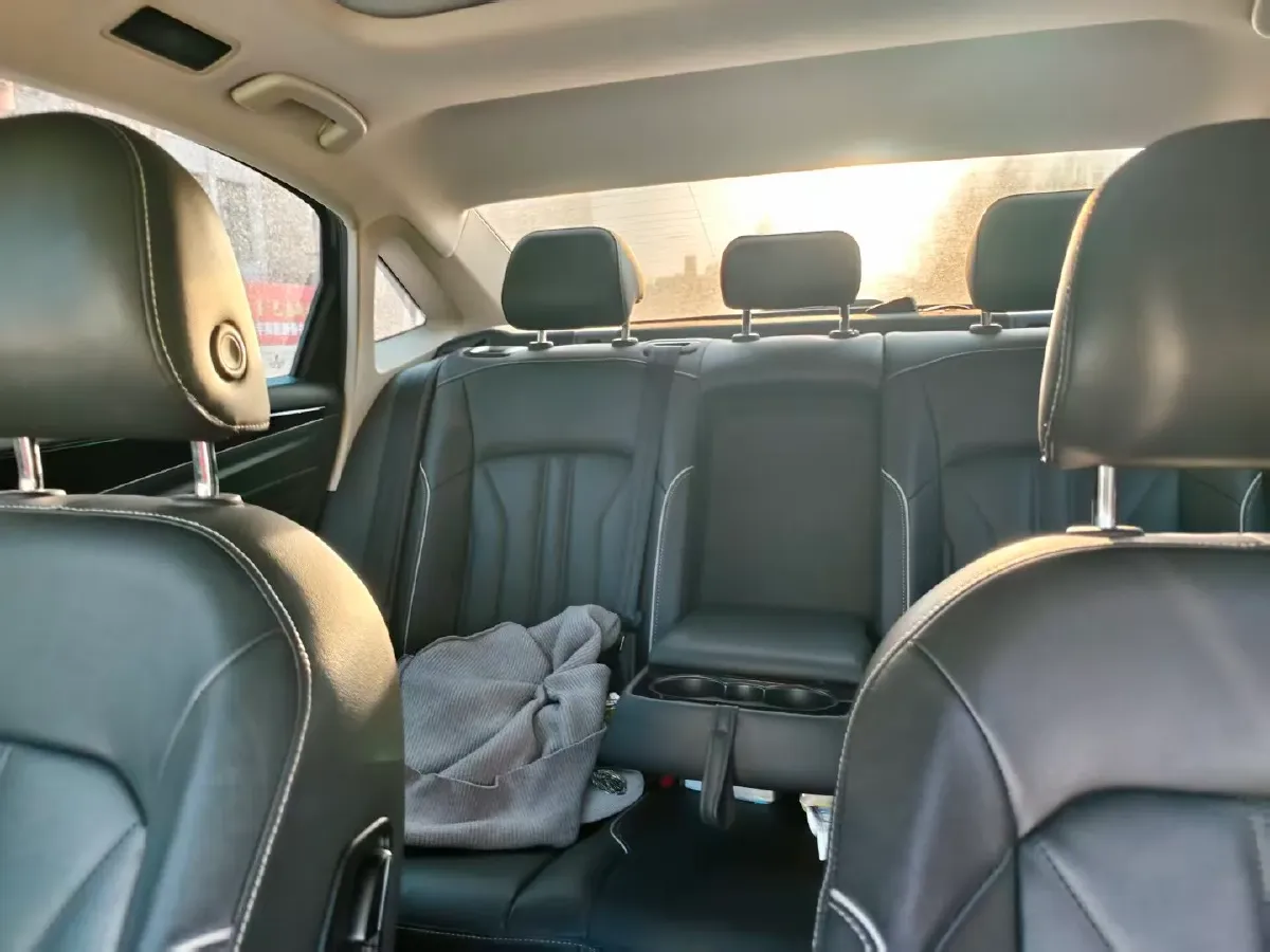 2023 Volkswagen Passat 2.0T 186HP L4 7DCT,autocango,china used car exporter,china ev exporter,chinese used car exporter,chinese used ev exporter