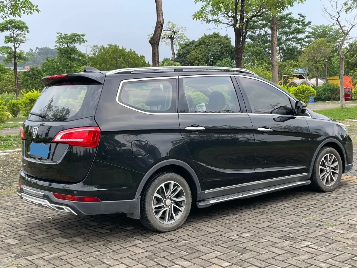 2017 BaoJun 730 1.5T 150HP L4 6MT,autocango,china used car exporter,china ev exporter,chinese used car exporter,chinese used ev exporter