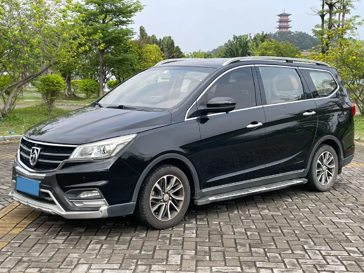 2017 BaoJun 730 1.5T 150HP L4 6MT,autocango,china used car exporter,china ev exporter,chinese used car exporter,chinese used ev exporter
