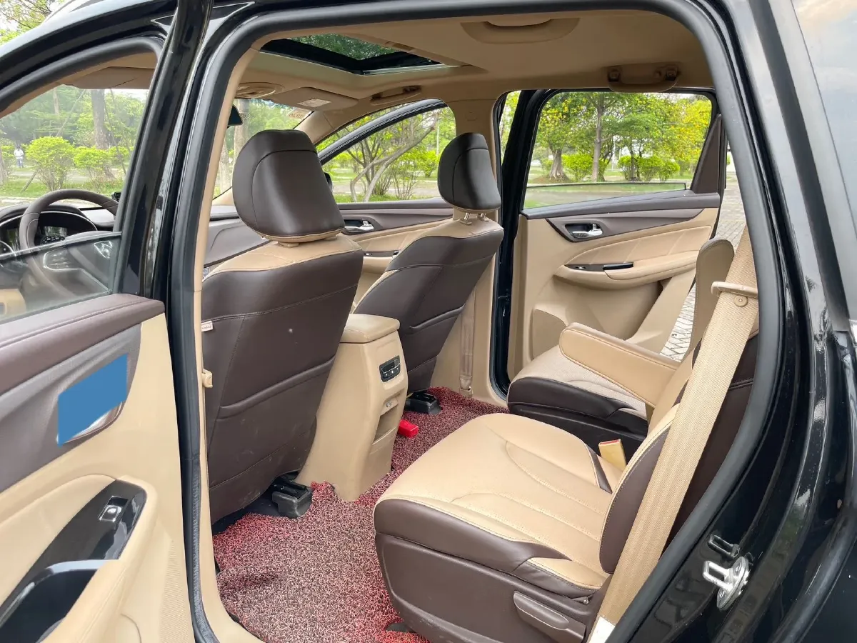 2017 BaoJun 730 1.5T 150HP L4 6MT,autocango,china used car exporter,china ev exporter,chinese used car exporter,chinese used ev exporter