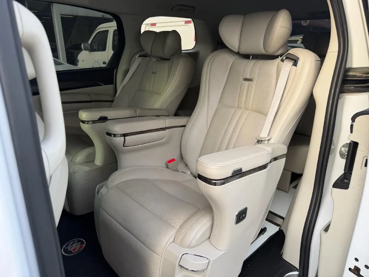 2023 Buick GL8 2.0T 237HP L4 9AT,autocango,china used car exporter,china ev exporter,chinese used car exporter,chinese used ev exporter