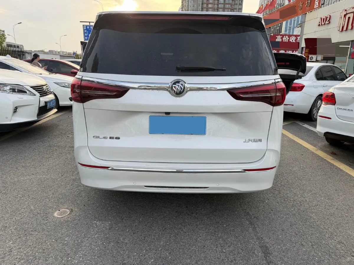 2023 Buick GL8 2.0T 237HP L4 9AT,autocango,china used car exporter,china ev exporter,chinese used car exporter,chinese used ev exporter