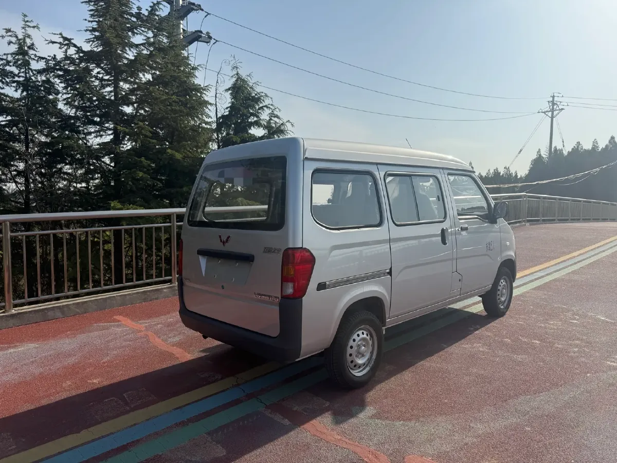 2023 WuLing ZhiGuang 1.5L 102HP L4 5MT,autocango,china used car exporter,china ev exporter,chinese used car exporter,chinese used ev exporter