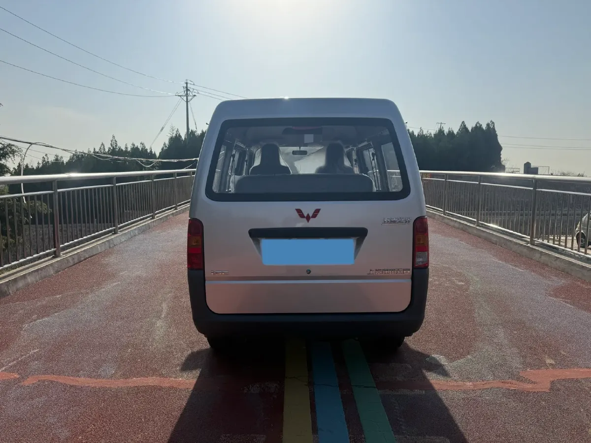 2023 WuLing ZhiGuang 1.5L 102HP L4 5MT,autocango,china used car exporter,china ev exporter,chinese used car exporter,chinese used ev exporter