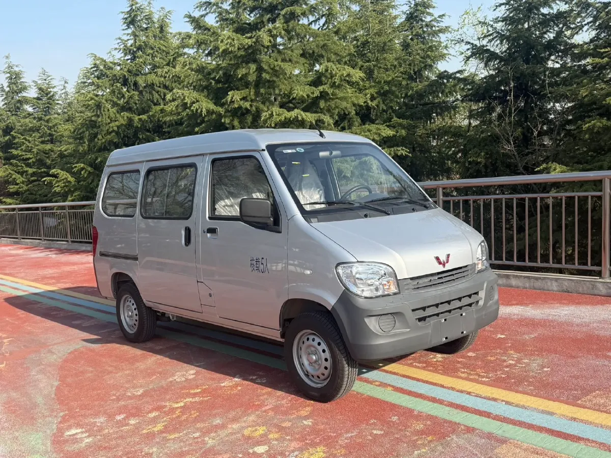 2023 WuLing ZhiGuang 1.5L 102HP L4 5MT,autocango,china used car exporter,china ev exporter,chinese used car exporter,chinese used ev exporter