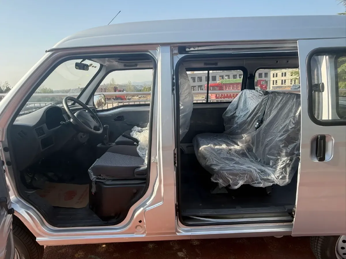 2023 WuLing ZhiGuang 1.5L 102HP L4 5MT,autocango,china used car exporter,china ev exporter,chinese used car exporter,chinese used ev exporter