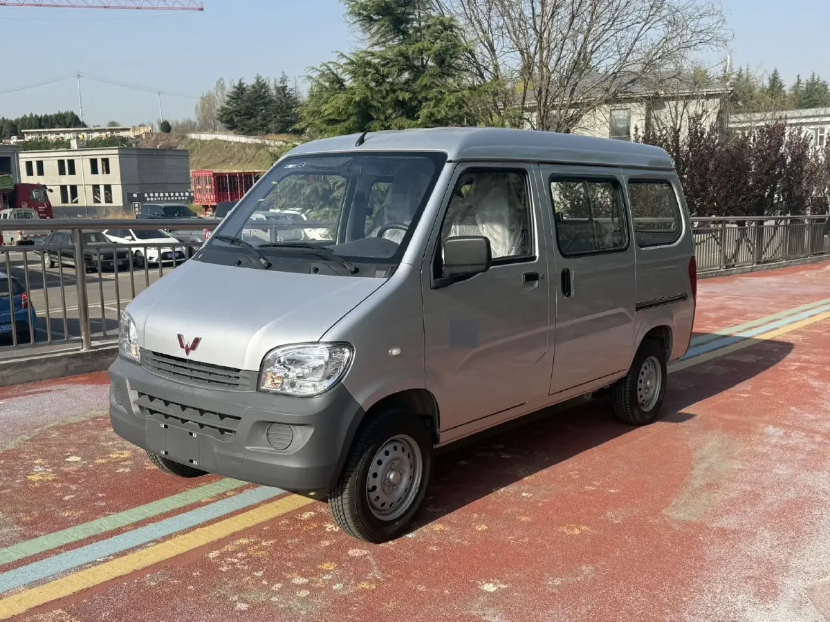 2023 WuLing ZhiGuang 1.5L 102HP L4 5MT,autocango,china used car exporter,china ev exporter,chinese used car exporter,chinese used ev exporter