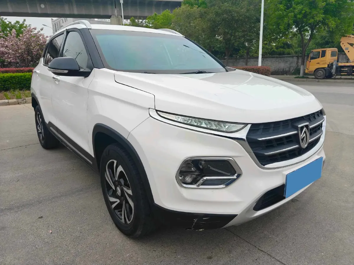 2017 BaoJun 510 1.5L 112HP L4 5AMT,autocango,china used car exporter,china ev exporter,chinese used car exporter,chinese used ev exporter