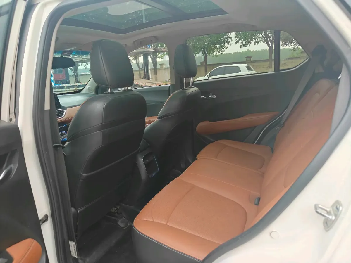 2017 BaoJun 510 1.5L 112HP L4 5AMT,autocango,china used car exporter,china ev exporter,chinese used car exporter,chinese used ev exporter