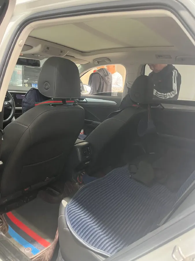 2022 Volkswagen T-Roc 1.4T 150HP L4 7DCT,autocango,china used car exporter,china ev exporter,chinese used car exporter,chinese used ev exporter