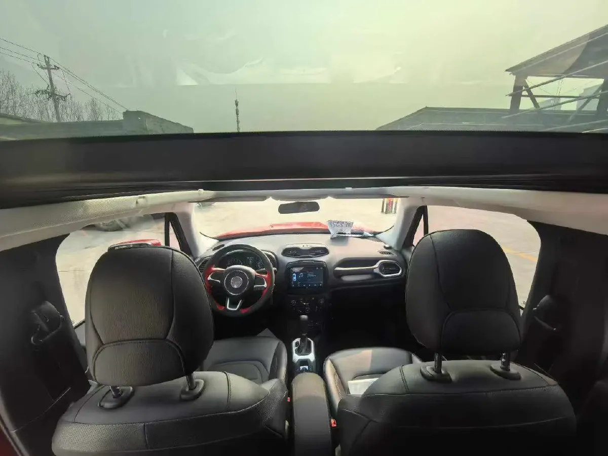 2019 Jeep Renegade 1.3T 173HP L4 7DCT,autocango,china used car exporter,china ev exporter,chinese used car exporter,chinese used ev exporter