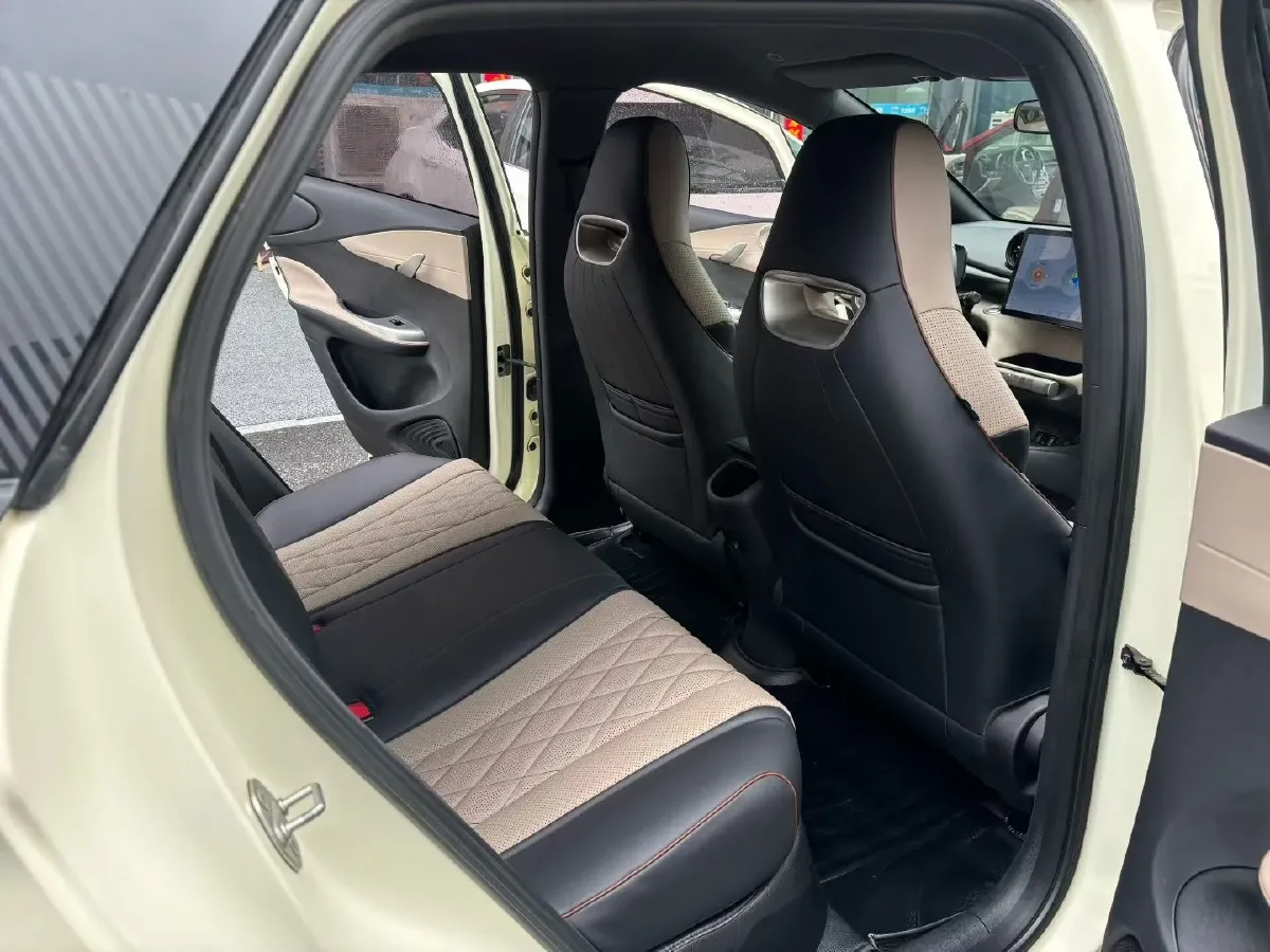 2021 Ford Escort 1.5L 122HP L3 6AT,autocango,china used car exporter,china ev exporter,chinese used car exporter,chinese used ev exporter