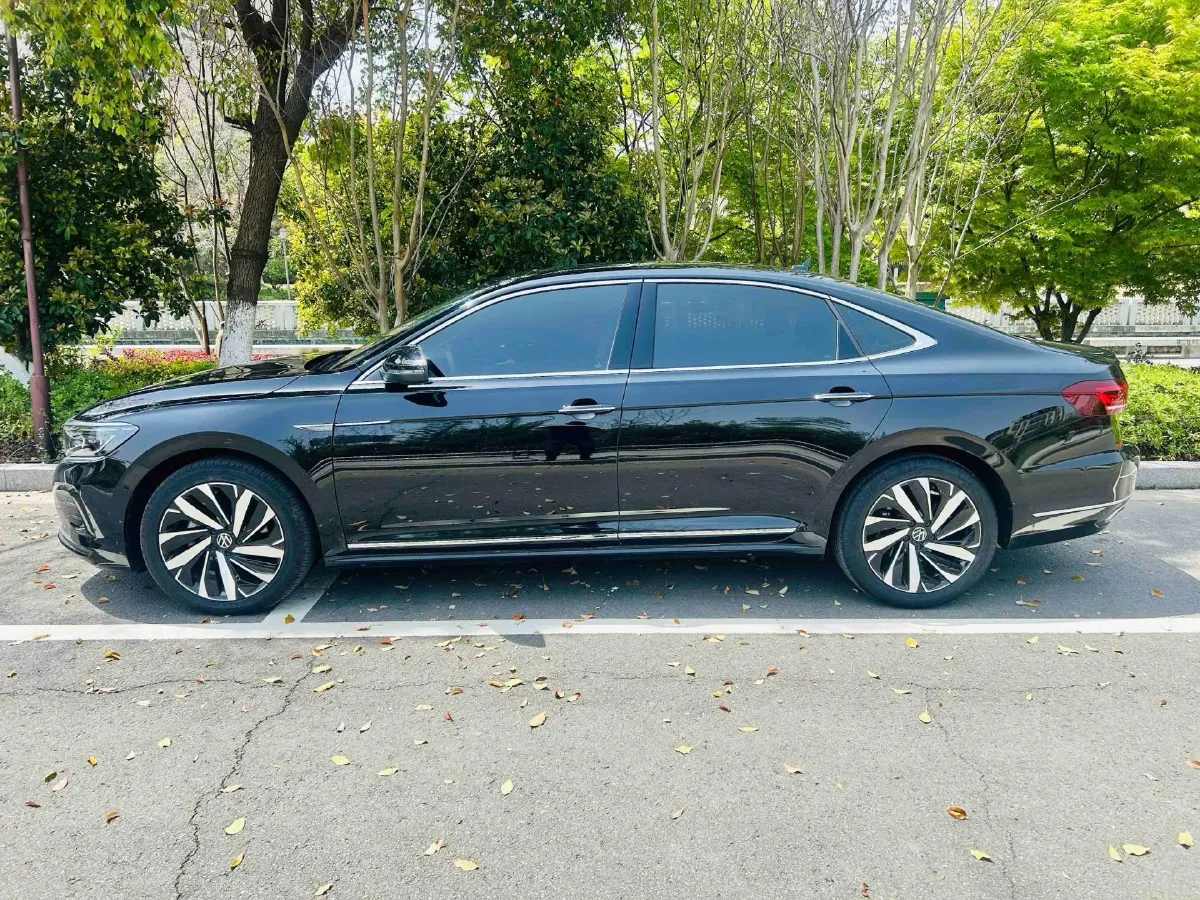 2024 Volkswagen Passat 2.0T 220HP L4 7DCT,autocango,china used car exporter,china ev exporter,chinese used car exporter,chinese used ev exporter