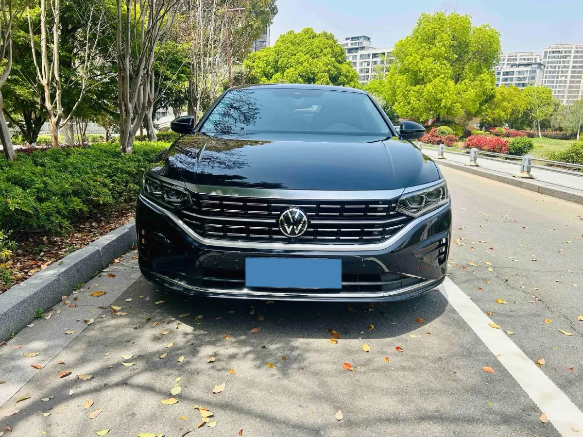 2024 Volkswagen Passat 2.0T 220HP L4 7DCT,autocango,china used car exporter,china ev exporter,chinese used car exporter,chinese used ev exporter