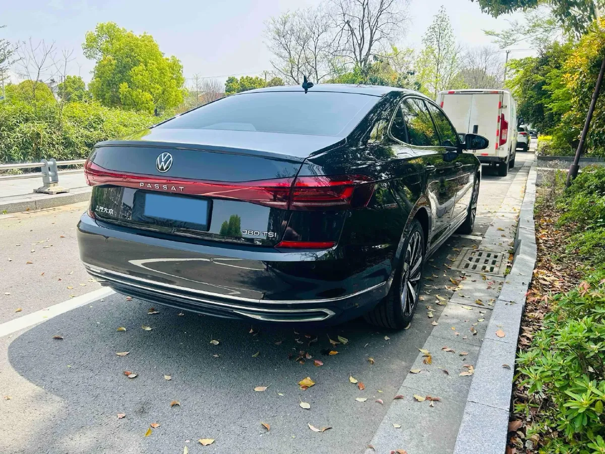 2024 Volkswagen Passat 2.0T 220HP L4 7DCT,autocango,china used car exporter,china ev exporter,chinese used car exporter,chinese used ev exporter