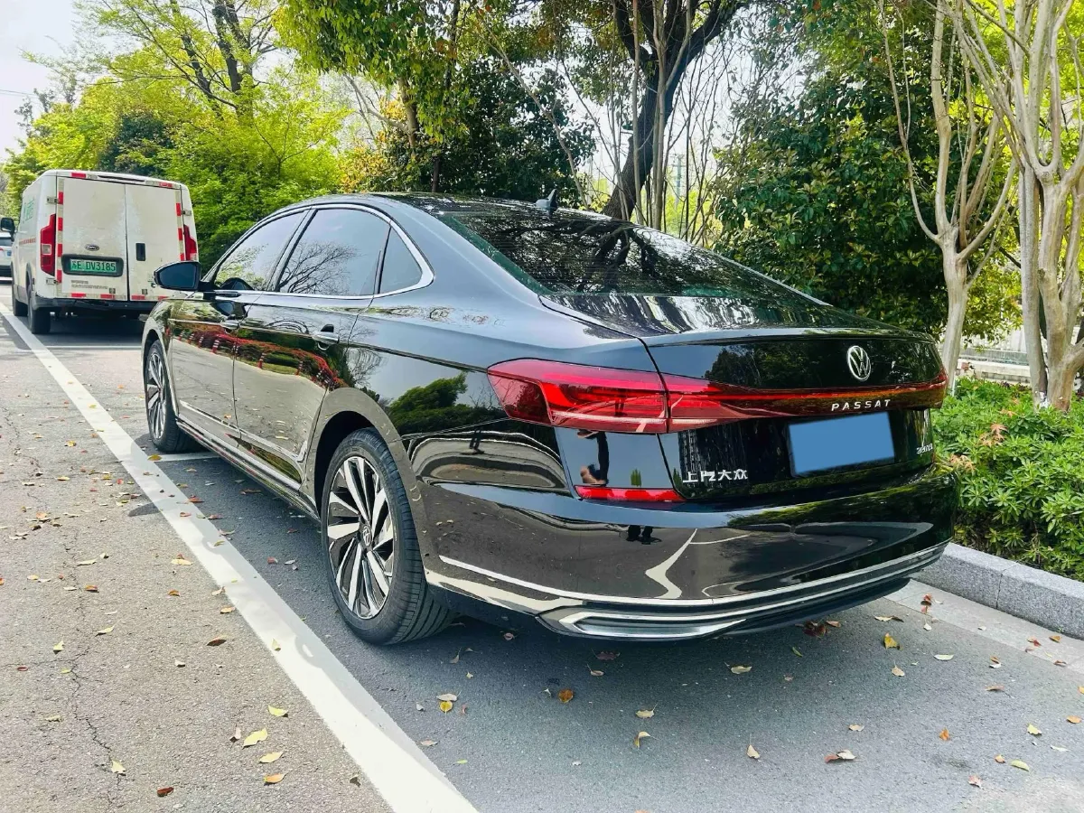 2024 Volkswagen Passat 2.0T 220HP L4 7DCT,autocango,china used car exporter,china ev exporter,chinese used car exporter,chinese used ev exporter