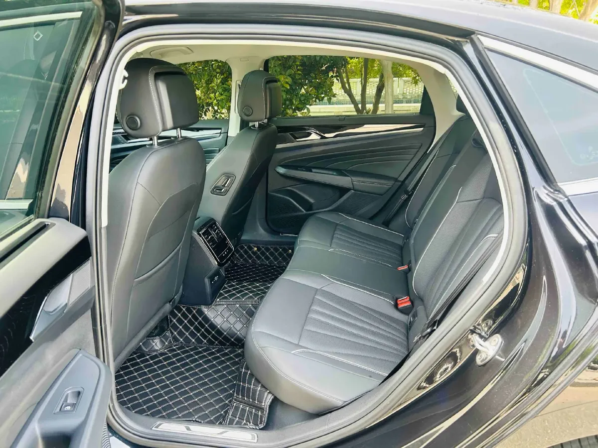 2024 Volkswagen Passat 2.0T 220HP L4 7DCT,autocango,china used car exporter,china ev exporter,chinese used car exporter,chinese used ev exporter