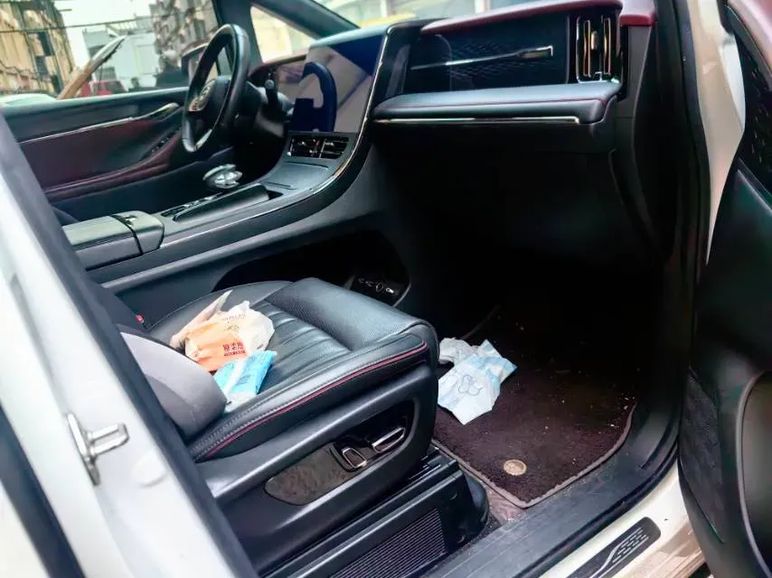 2023 GAC Trumpchi M8 2.0T 252HP L4 8AT,autocango,china used car exporter,china ev exporter,chinese used car exporter,chinese used ev exporter