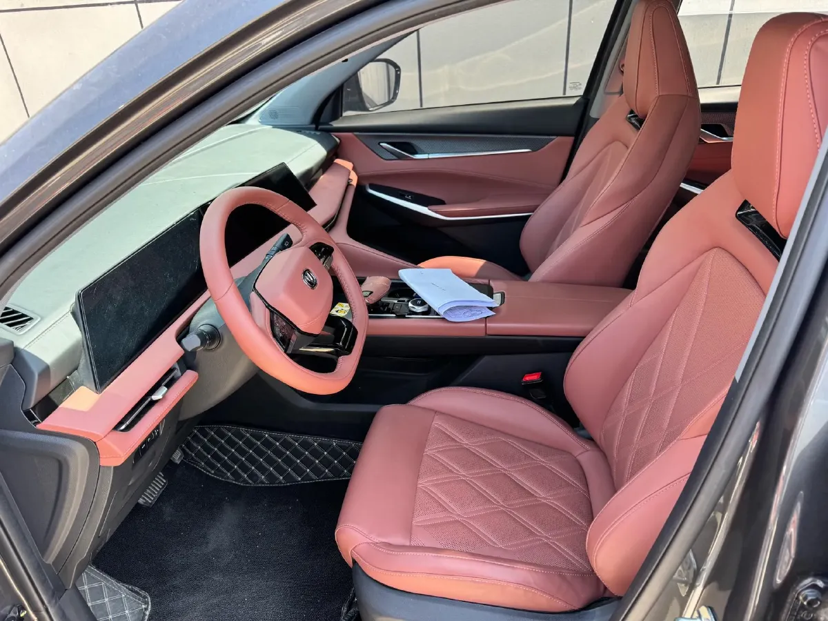 2023 ChangAn CS75 Plus 1.5T 188HP L4 8AT,autocango,china used car exporter,china ev exporter,chinese used car exporter,chinese used ev exporter