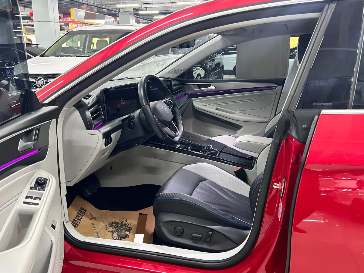 2022 Skoda Superb 2.0T 186HP L4 7DCT,autocango,china used car exporter,china ev exporter,chinese used car exporter,chinese used ev exporter