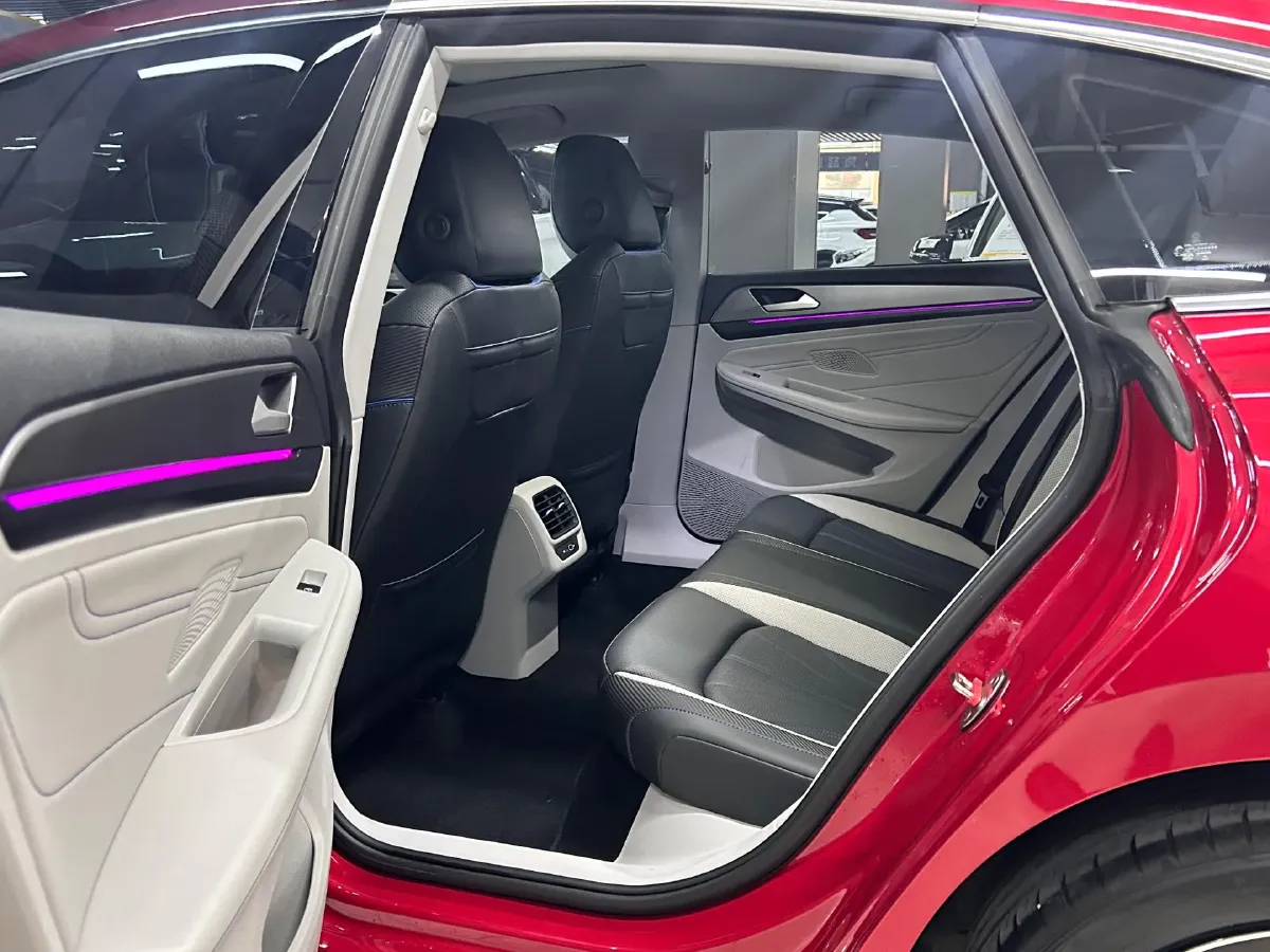 2022 Skoda Superb 2.0T 186HP L4 7DCT,autocango,china used car exporter,china ev exporter,chinese used car exporter,chinese used ev exporter